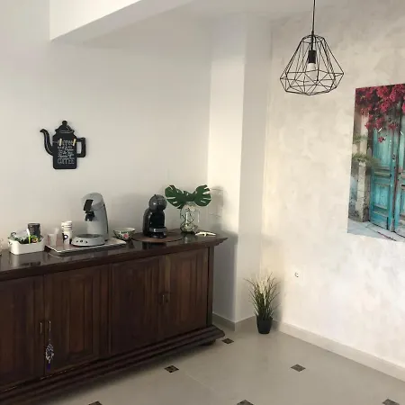 Casa Angela Homestay *